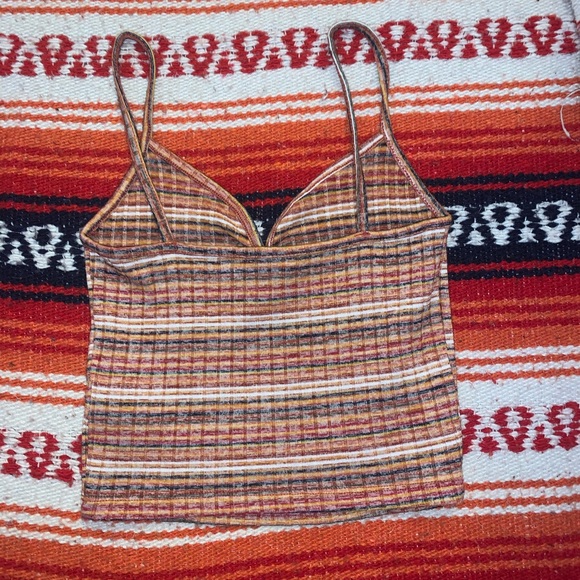 Spaghetti Strap Cropped Top - Picture 2 of 3